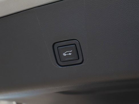 Certified 2023 Chevrolet Traverse Premier image 27