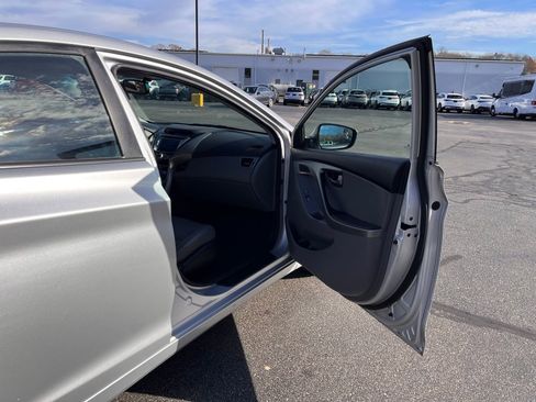 Used 2013 Hyundai Elantra Limited w/ Technology Pkg image 19