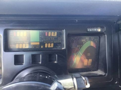 Used 1987 Chevrolet Corvette Coupe RWD image 14