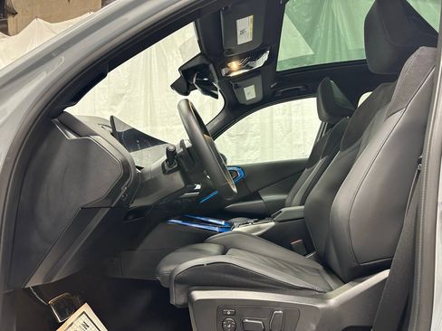 Used 2025 BMW X3 xDrive30i w/ M Sport Package image 14