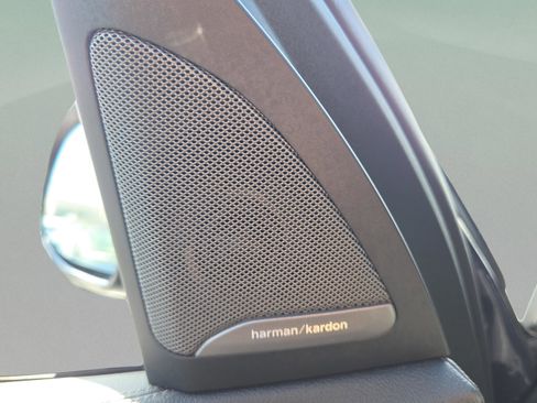 Used 2022 BMW X5 M50i image 40