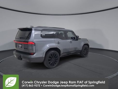 Used 2024 Lexus GX 550 w/ Accessory Package (2T) image 16