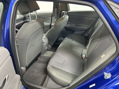 Used 2025 Hyundai Elantra SE FWD image 19