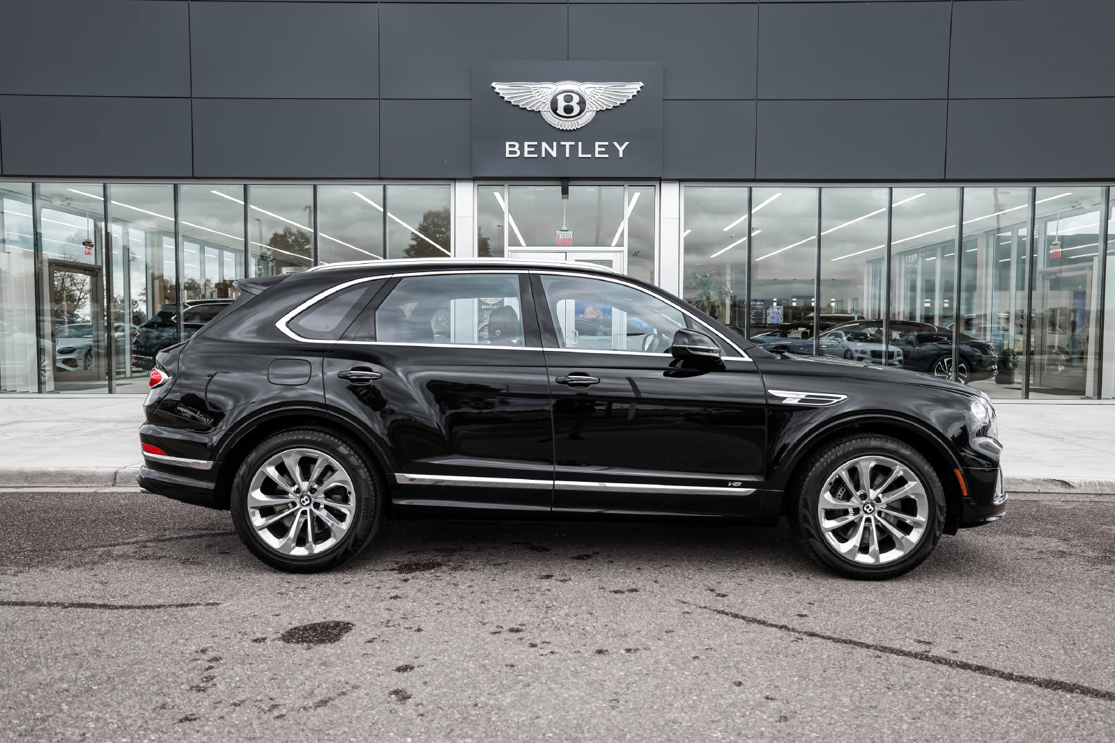 Certified 2022 Bentley Bentayga AWD/4WD image 14