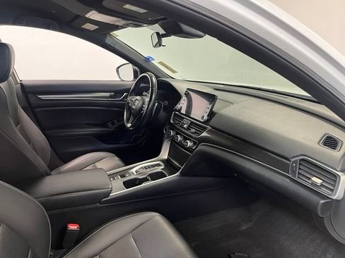 Used 2022 Honda Accord Sport image 11