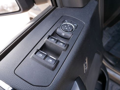 Used 2019 Ford F150 XLT w/ Equipment Group 302A Luxury AWD/4WD image 15
