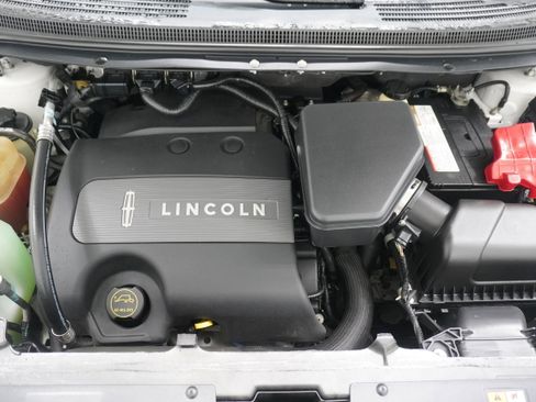 Used 2014 Lincoln MKX FWD w/ Equipment Group 102A image 31