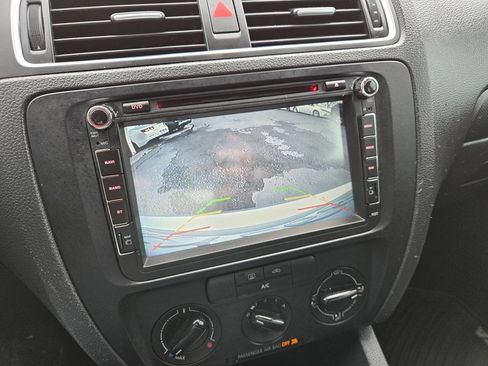 Used 2013 Volkswagen Jetta S image 42