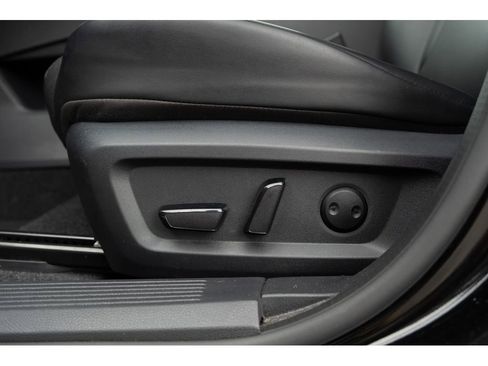 Used 2025 Nissan Rogue SV w/ SV Premium Package FWD image 15