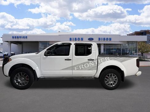 Used 2012 Nissan Frontier SV w/ Sport Appearance Pkg AWD/4WD image 6