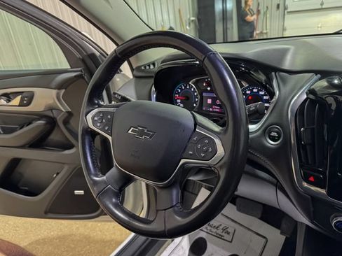 Used 2021 Chevrolet Traverse RS AWD/4WD image 15
