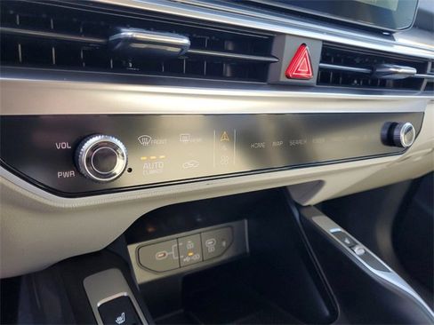 New 2025 Kia Sorento EX image 18