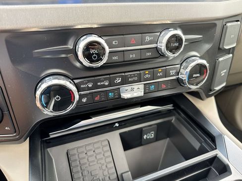 New 2026 Ford F250 Platinum w/ Platinum Plus Package AWD/4WD image 17