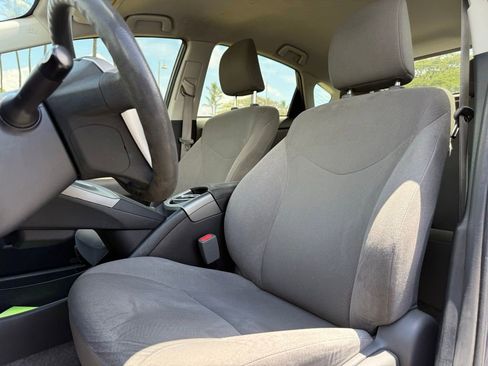 Used 2014 Toyota Prius One image 8