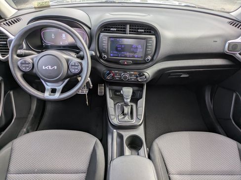 Certified 2023 Kia Soul LX w/ LX Technology Package FWD image 11