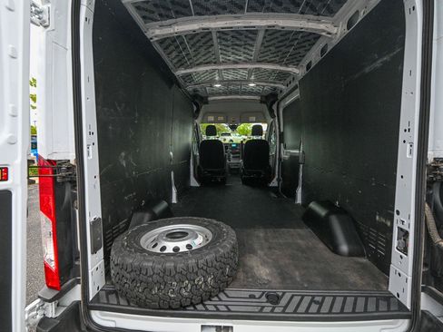 Used 2025 Ford Transit 250 148 Medium Roof Extended AWD w/ Load Area Protection Package image 16