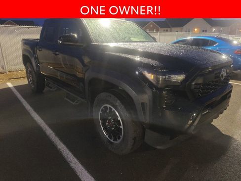 Used 2024 Toyota Tacoma TRD Off-Road w/ TRD Off Road Upgrade Package image 3