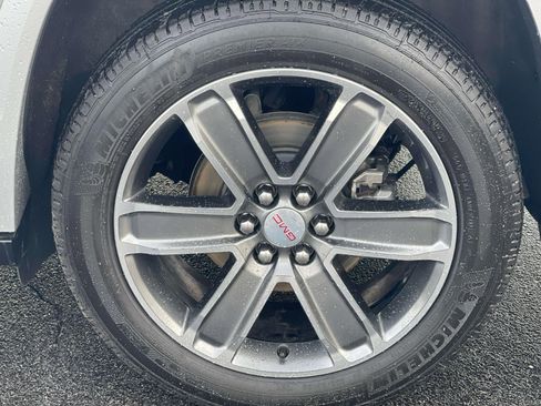 Used 2017 GMC Acadia Denali w/ Technology Package image 12