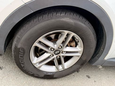 Used 2017 Hyundai Santa Fe Sport FWD image 7