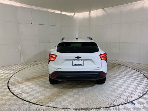 Used 2024 Chevrolet Trax RS w/ Driver Confidence Package FWD image 18