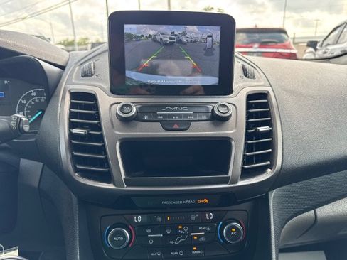 Used 2022 Ford Transit Connect XLT FWD image 19
