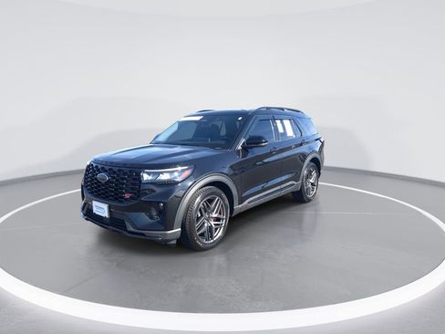 Used 2025 Ford Explorer ST w/ Sun And Sound Package image 4