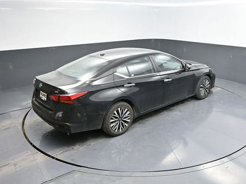 Used 2024 Nissan Altima 2.5 SV image 43