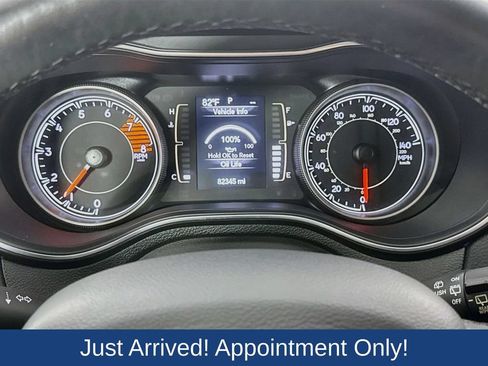 Used 2019 Jeep Cherokee Latitude Plus w/ Comfort/Convenience Group AWD/4WD image 14