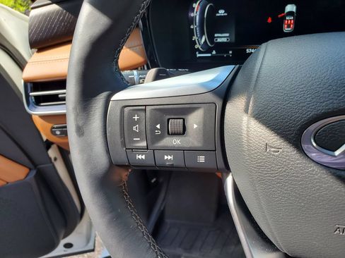 Used 2024 INFINITI QX60 Sensory w/ Vision Package AWD/4WD image 29