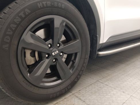 Used 2021 Kia Sorento LX FWD image 31