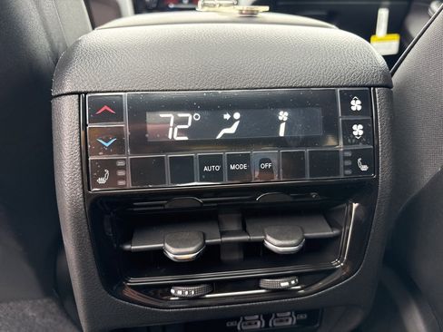 New 2025 Jeep Grand Cherokee L Limited w/ Luxury Tech Group II image 27