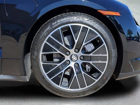 Used 2022 Porsche Taycan image 25
