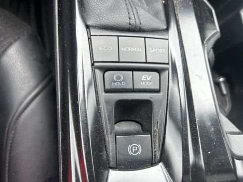 Used 2025 Toyota Camry LE FWD image 27