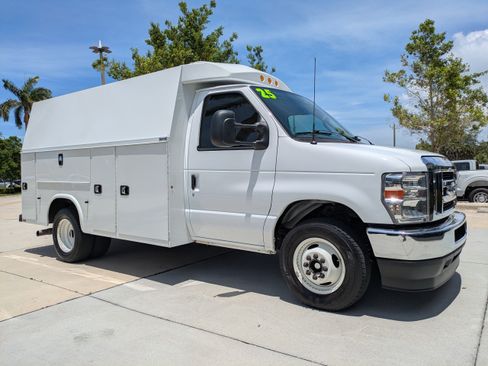 Certified 2025 Ford E-350 and Econoline 350 Super Duty w/ Power Equipment Group RWD image 2