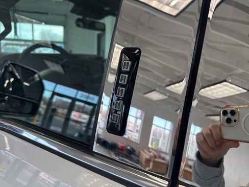 Used 2024 Ford F250 Lariat w/ Chrome Package image 16