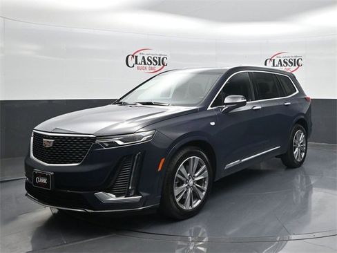 Used 2025 Cadillac XT6 Premium Luxury image 3