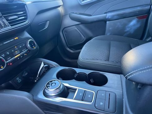 Used 2023 Ford Escape Active image 15