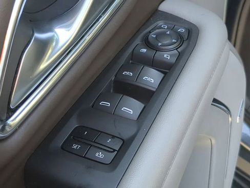 Used 2022 Chevrolet Suburban LT w/ LT Signature Package image 22