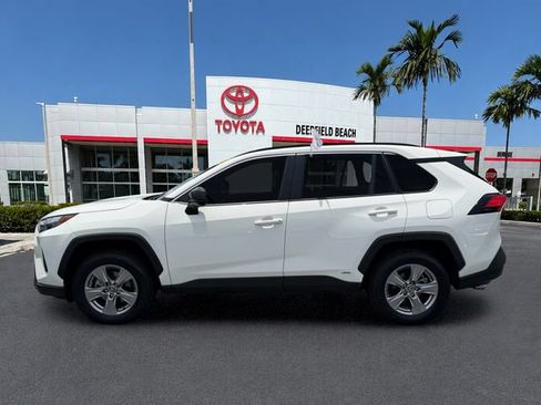 Certified 2025 Toyota RAV4 LE AWD/4WD image 4