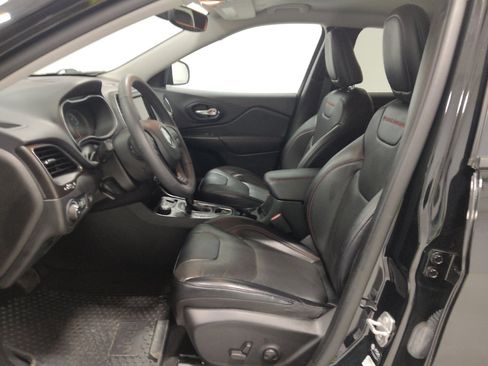 Used 2022 Jeep Cherokee Trailhawk w/ Premium Leather Package AWD/4WD image 17
