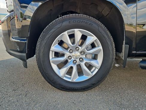 Used 2020 Chevrolet Silverado 1500 Custom w/ Custom Convenience Package AWD/4WD image 23