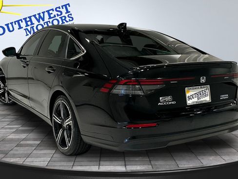 Used 2024 Honda Accord Sport image 5