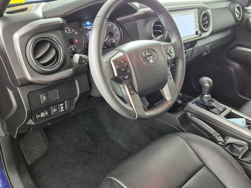 Used 2022 Toyota Tacoma TRD Sport w/ TRD Premium Sport Package RWD image 11
