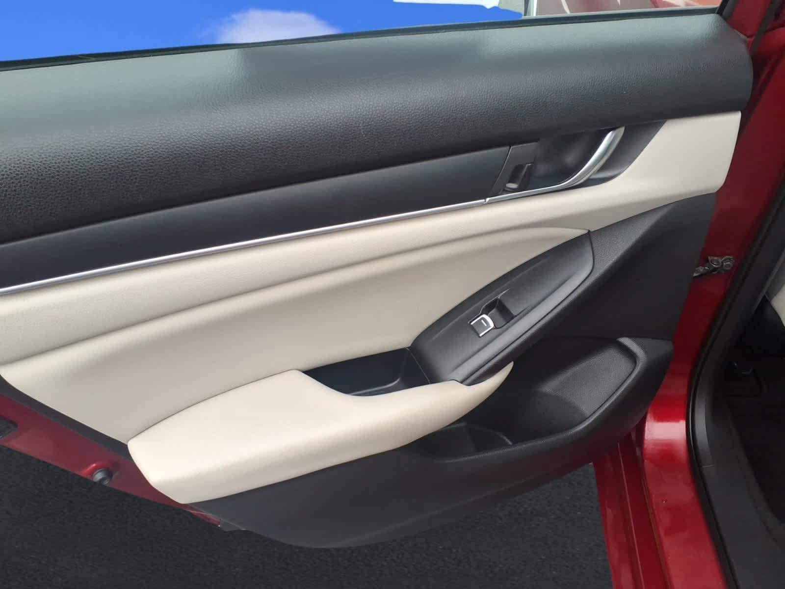 Used 2018 Honda Accord LX image 11