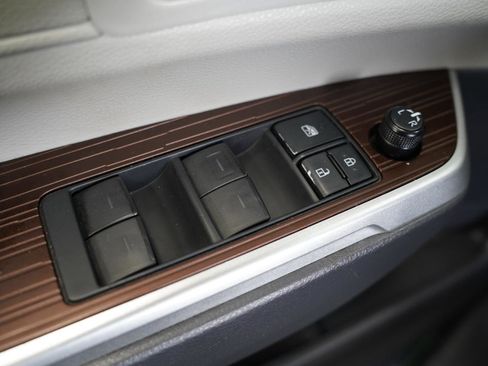 Used 2022 Toyota Sienna XLE w/ XLE Plus Package image 26