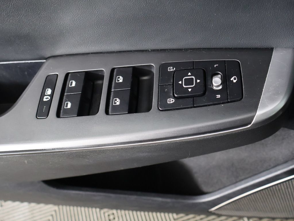 Used 2023 Kia EV6 Wind RWD image 33
