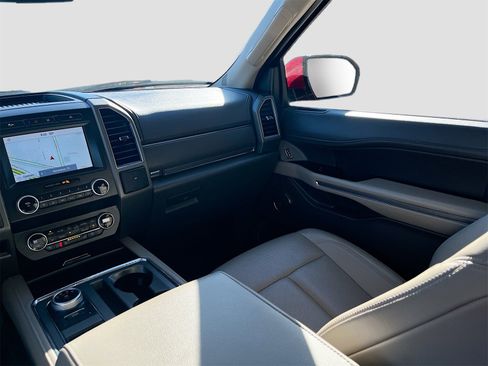 Used 2021 Ford Expedition XLT image 24