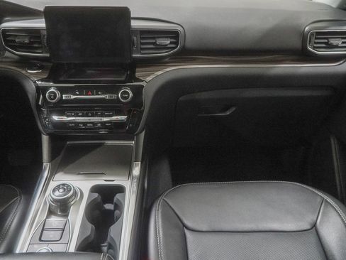 Used 2022 Ford Explorer Limited w/ Equipment Group 301A image 43