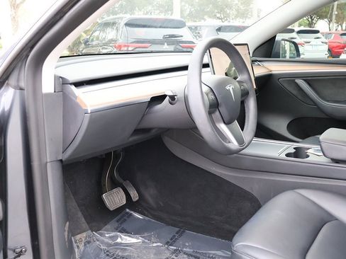 Used 2023 Tesla Model Y Long Range image 28