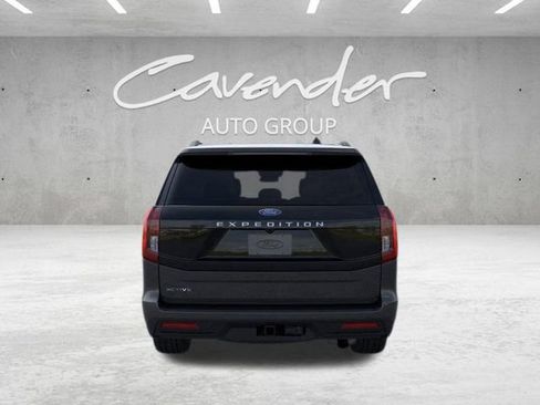 New 2025 Ford Expedition Active image 5